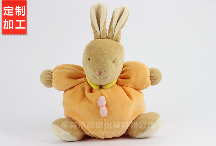 大肚嬰兒手抓兔 大肚嬰兒手抓兔